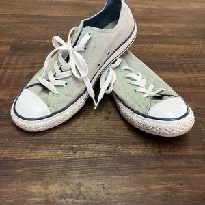 Converse AllStar low top in lime green Size 5